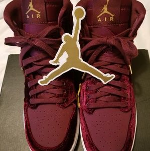 Velvet Jordans